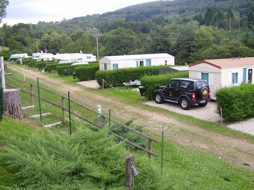 Camping " Le Grun De Chignore" Vollore-Ville Exterior foto