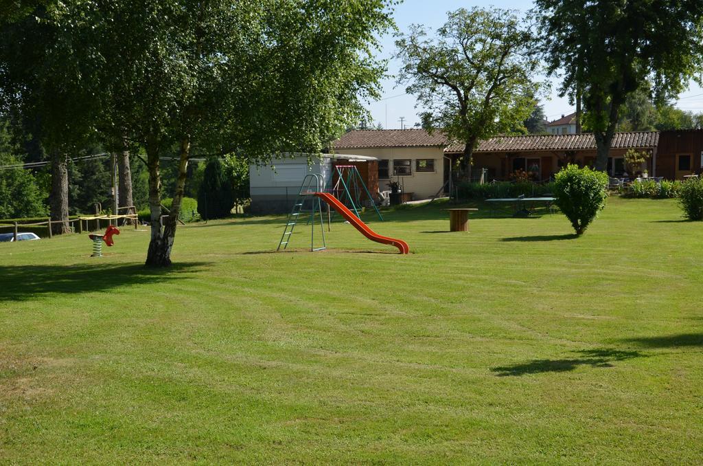 Camping " Le Grun De Chignore" Vollore-Ville Exterior foto